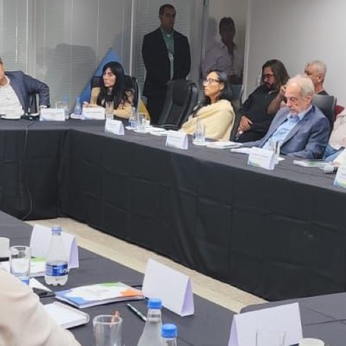 Prefeito de Piraí participa de reunião na Agenersa